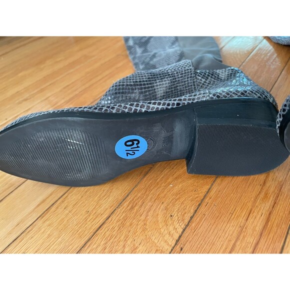 Michael Kors Boots Womens 6.5 M Zip Riding Boot Grey Snake Pattern Leather - Picture 5 of 8